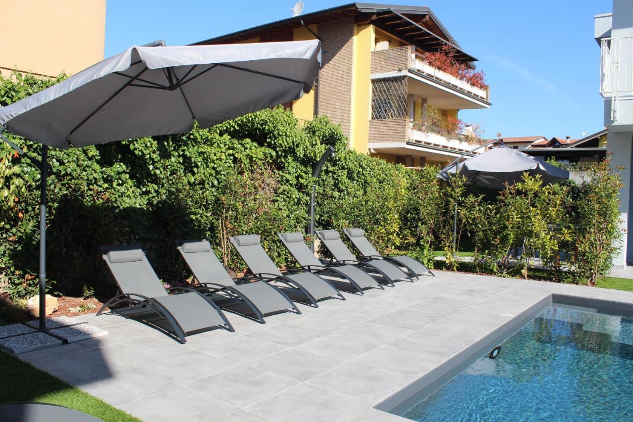 Villa Karolina Desenzano del Garda Exteriör bild