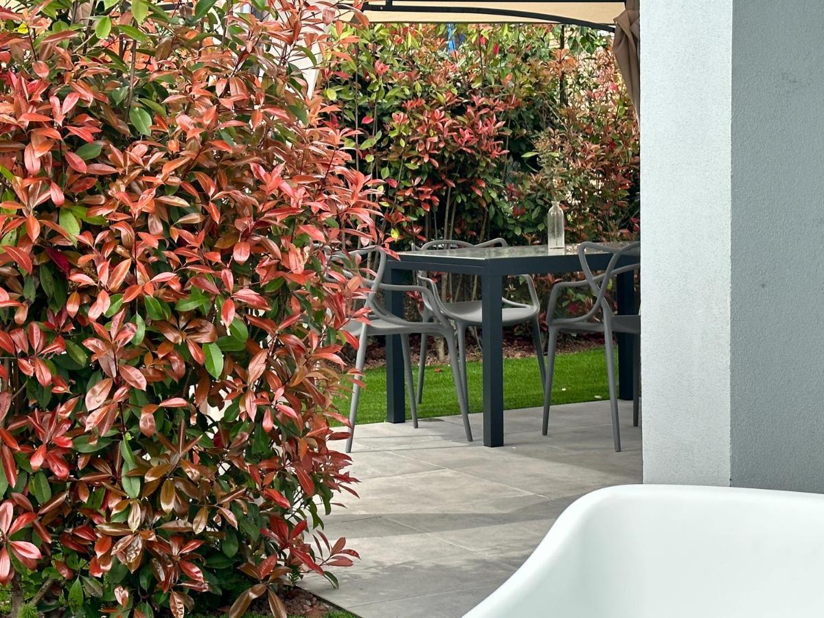 Villa Karolina Desenzano del Garda Exteriör bild