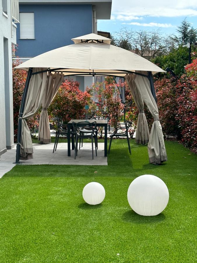 Villa Karolina Desenzano del Garda Exteriör bild