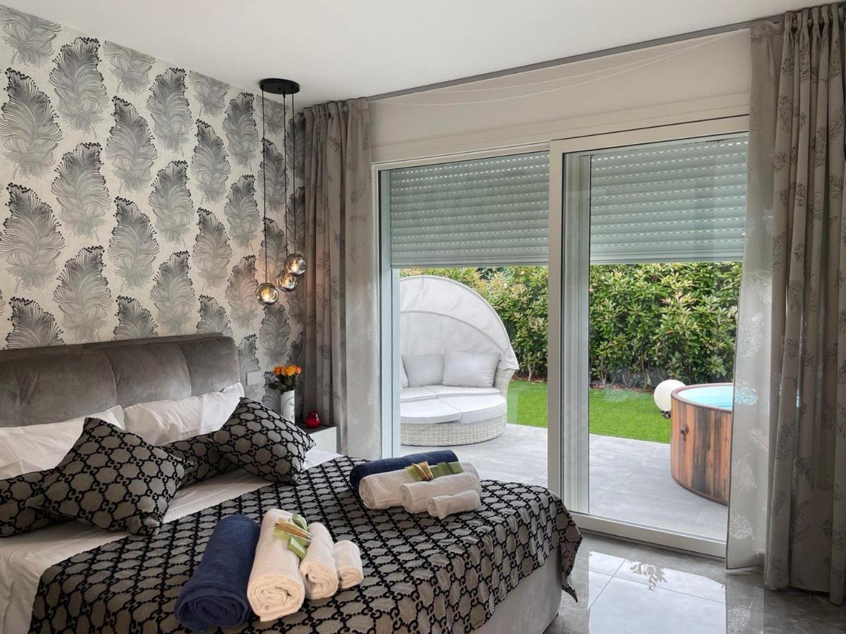 Villa Karolina Desenzano del Garda Exteriör bild