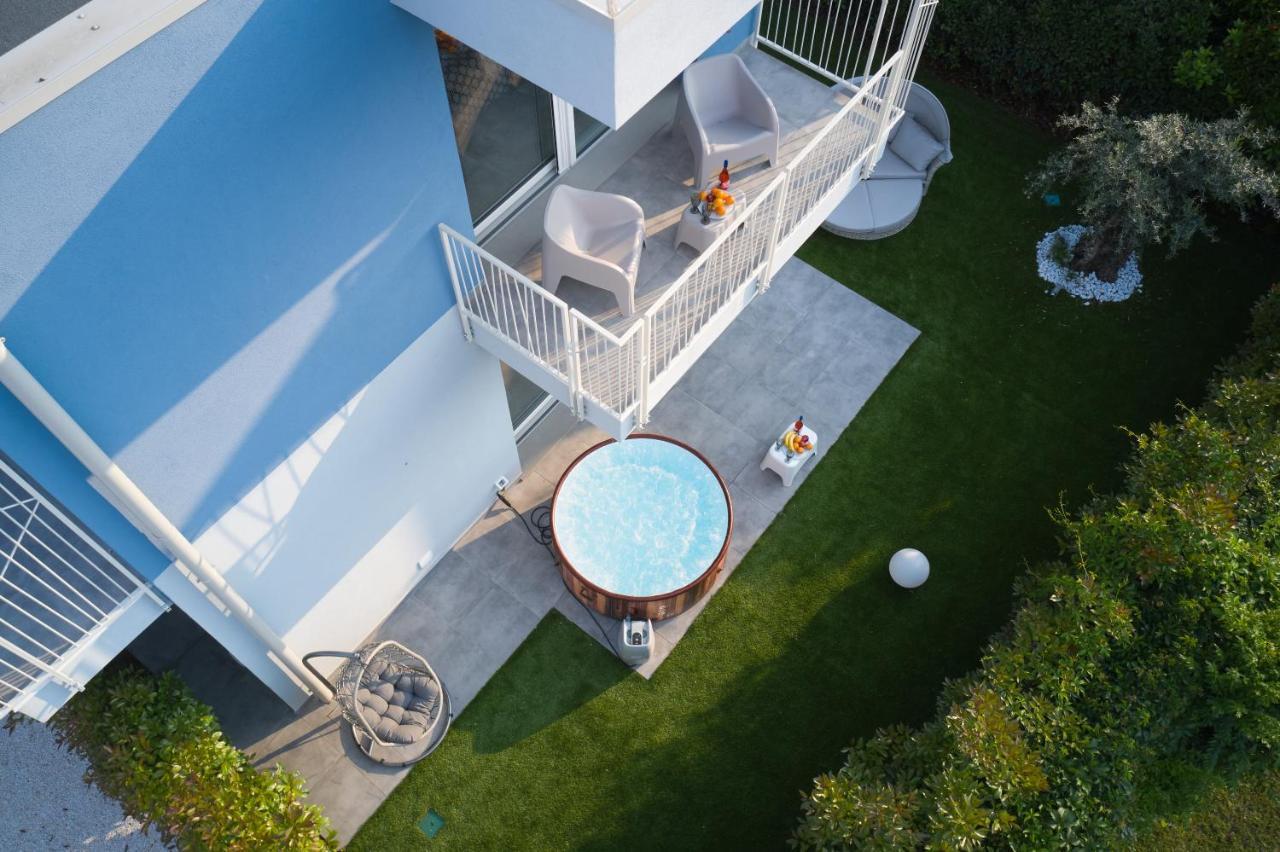 Villa Karolina Desenzano del Garda Exteriör bild