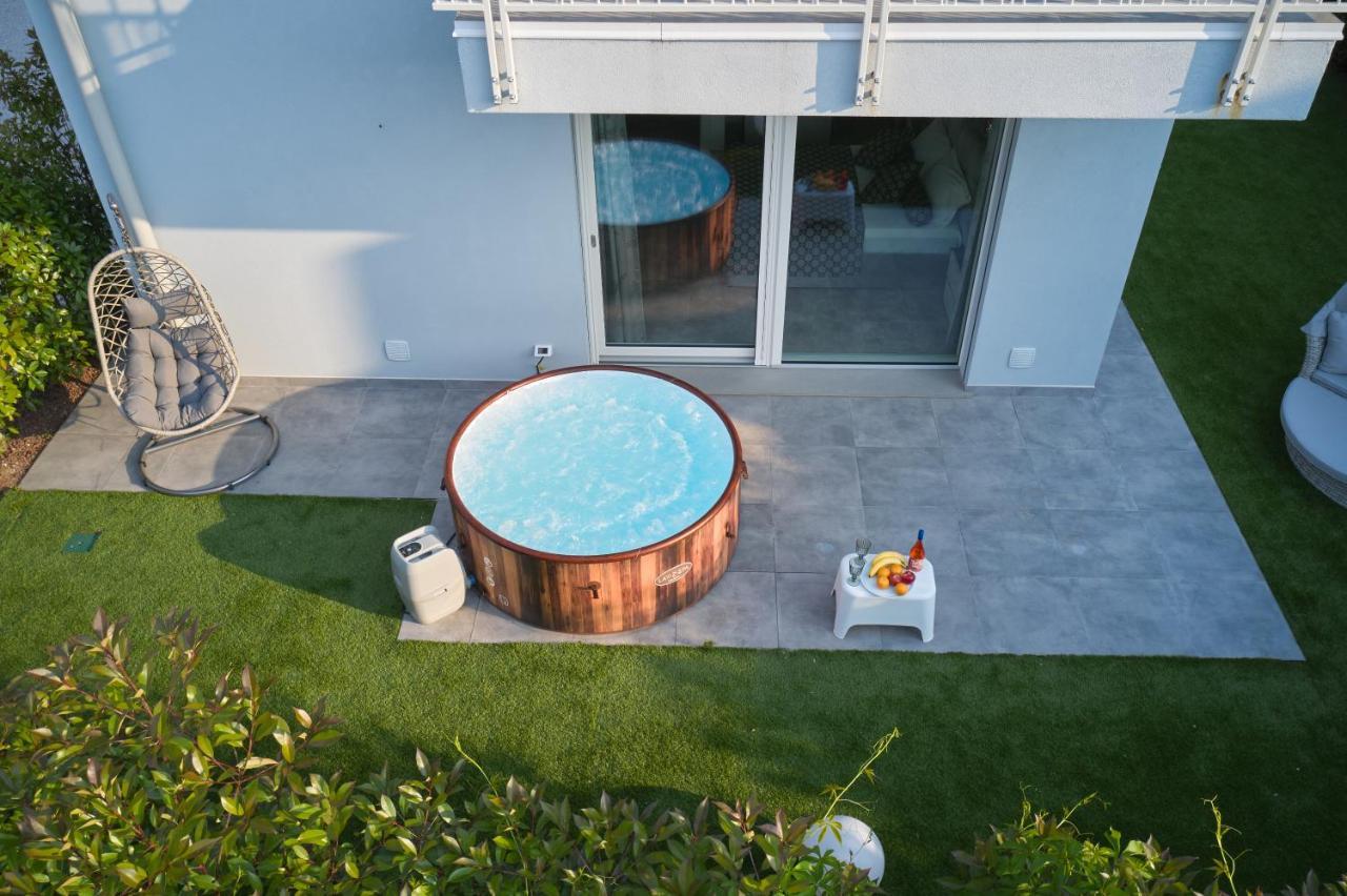 Villa Karolina Desenzano del Garda Exteriör bild