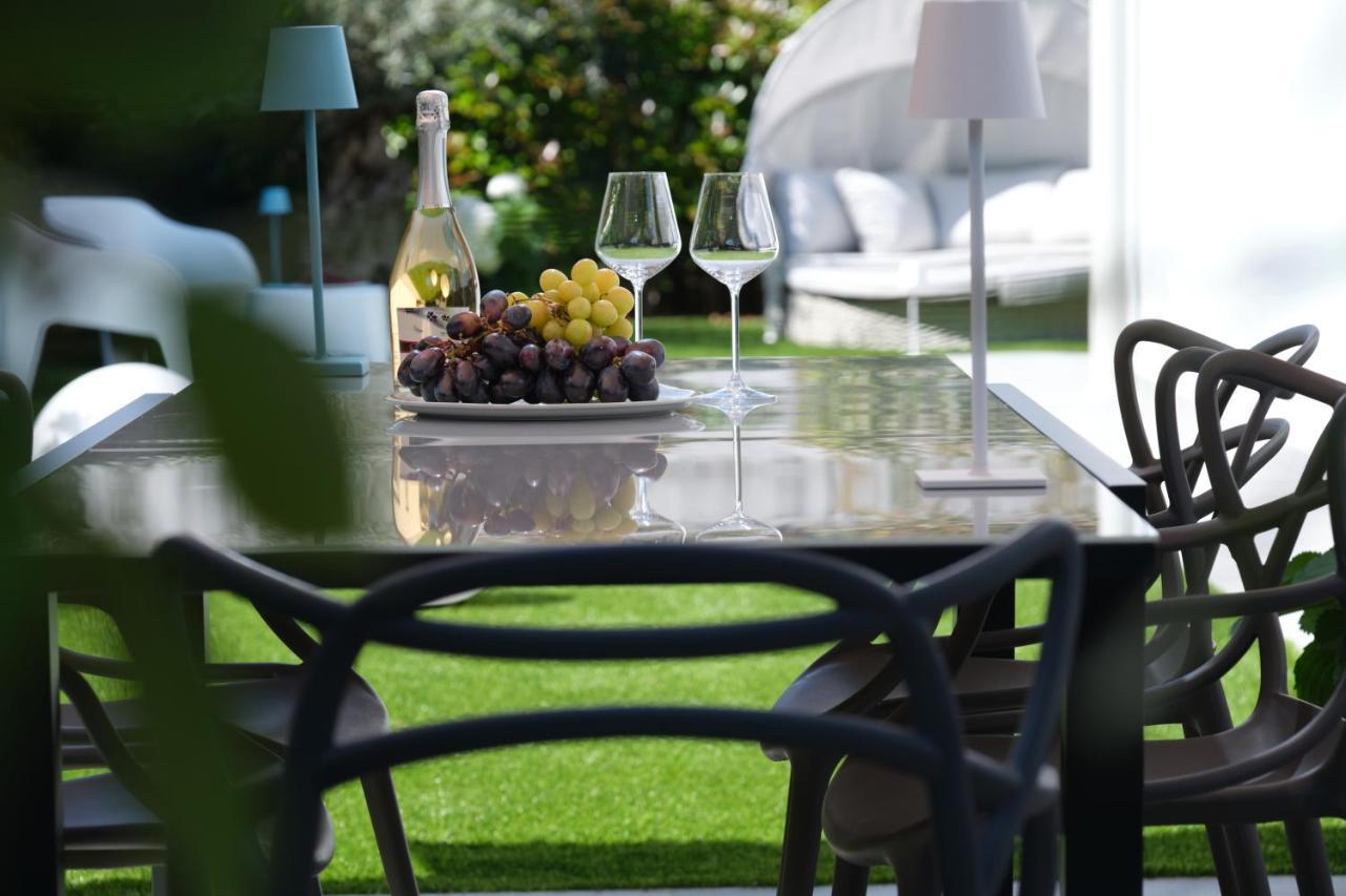 Villa Karolina Desenzano del Garda Exteriör bild